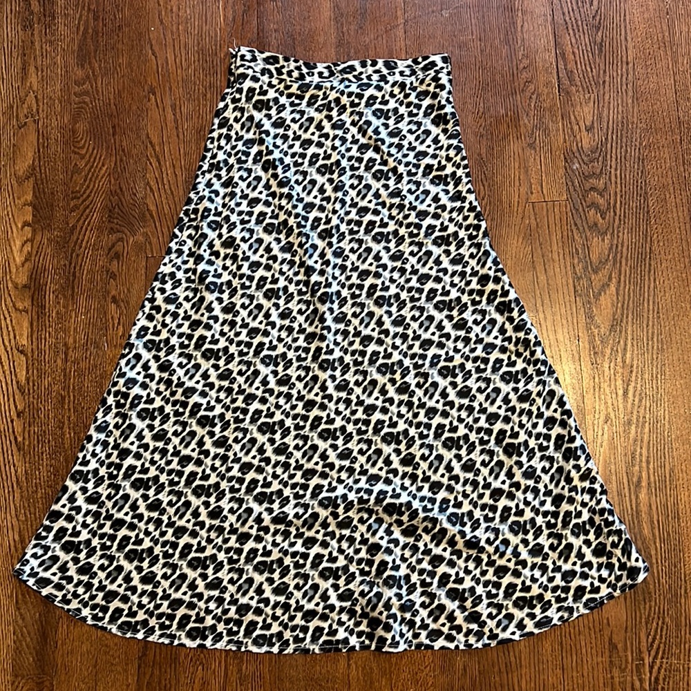 Leopard print midi skirt small